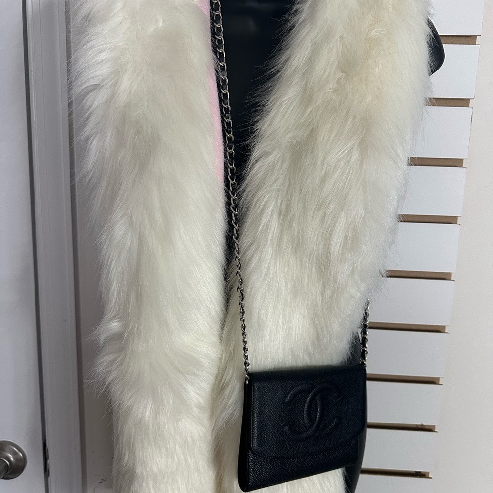 CHANEL Lambskin Trifold Wallet w/ FREE CHAIN